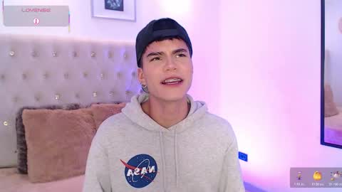 Dulcey online show from November 19, 4:23 am