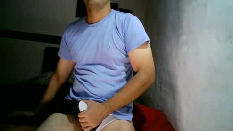 Snapshot of dumout33 chatting on January 3, 5:10 pm Sergio online show from January 3, 5:10 pm