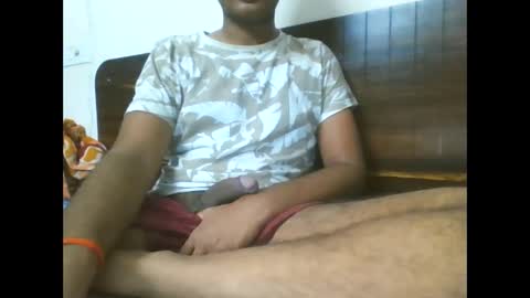 Snapshot of dusky_aarav chatting on September 26, 7:44 pm Aarav Tiwari online show from September 26, 7:44 pm
