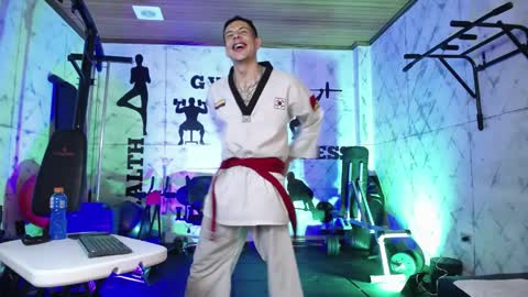 Dustin Sonne online show from April 8, 4:48 am