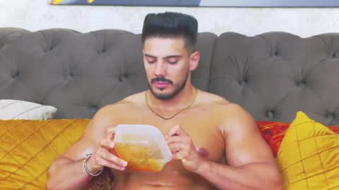 Dustin online show from May 30, 8:02 am