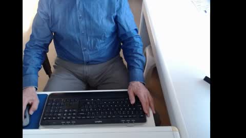 dutchpornking2 online show from April 8, 7:00 am