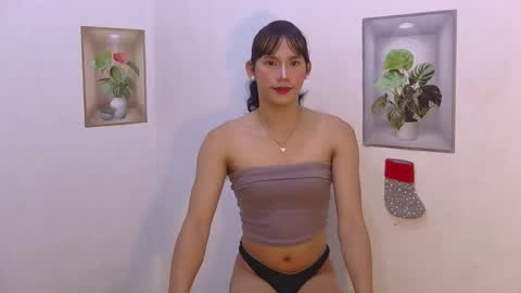 dy_namite online show from February 3, 6:45 pm