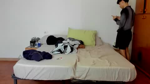 D Y L A N online show from April 17, 9:11 am