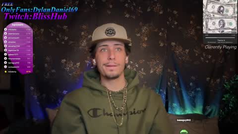 Snapshot of dylandaniel69 chatting on December 11, 7:42 am Dylan Daniel 7.8 online show from December 11, 7:42 am