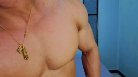 dylanguss online show from November 25, 11:42 am