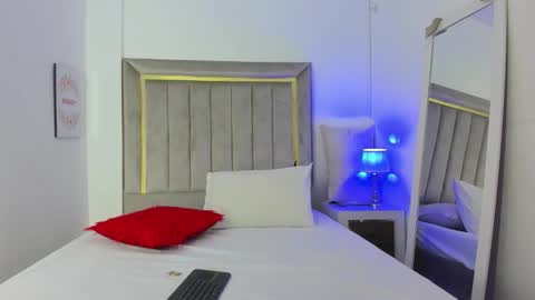 John online show from November 30, 3:02 am