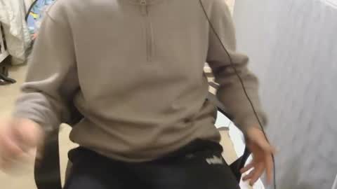 Earl online show from June 13, 11:42 am