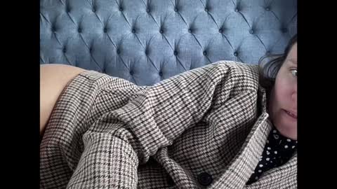 Nadia Ferreira  online show from September 15, 9:00 am