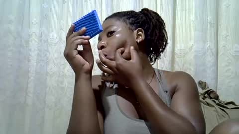 ebony_candy1998 online show from June 30, 7:12 pm