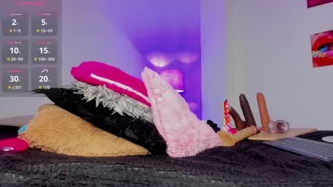 ebony_cute9 online show from March 13, 7:50 pm