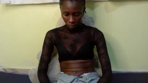 ebony_lisaaa online show from January 17, 5:22 pm