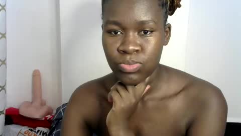 ebony_lynne online show from August 3, 12:11 pm