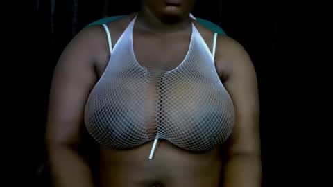 Snapshot of ebony_plumx12 chatting on September 29, 9:41 am Prisy online show from September 29, 9:41 am