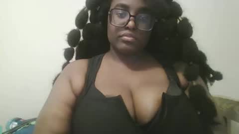 ebonybigtitqueen4 online show from November 17, 2:47 am