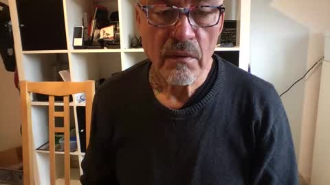 Snapshot of eddelmar chatting on January 3, 1:02 pm eddelmar online show from January 3, 1:02 pm