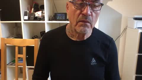 Snapshot of eddelmar chatting on January 8, 12:47 pm eddelmar online show from January 8, 12:47 pm