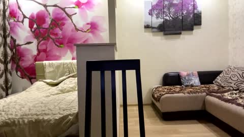 Eri online show from April 2, 7:21 pm