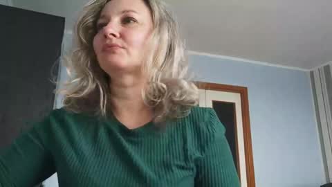 edithmanning online show from April 25, 6:48 am