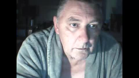 Snapshot of edje59a chatting on October 21, 6:51 am Eddy online show from October 21, 6:51 am