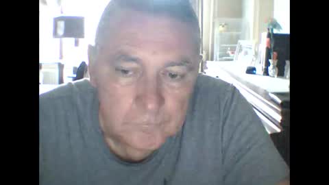 Snapshot of edje59a chatting on October 10, 7:36 am Eddy online show from October 10, 7:36 am