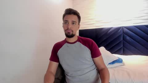 Snapshot of edward_maxx chatting on February 14, 9:34 am Eduardo online show from February 14, 9:34 am