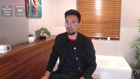 Snapshot of edward_maxx chatting on February 13, 3:50 am Eduardo online show from February 13, 3:50 am
