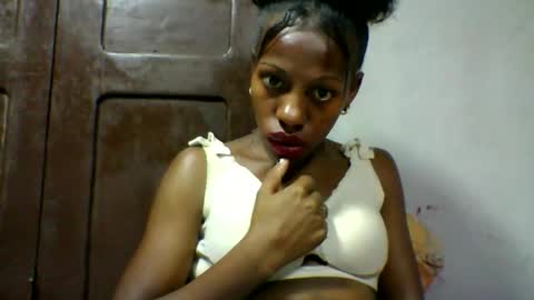 edwige770943 online show from May 15, 5:42 pm