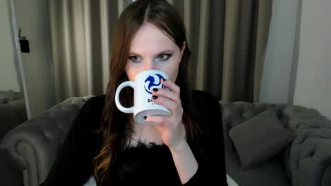 Effie Mur online show from May 8, 8:58 pm