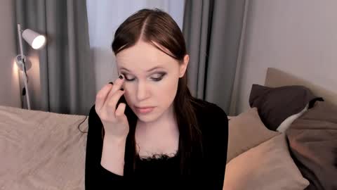 Effie Mur online show from April 3, 5:58 am