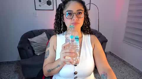 efy_lopez online show from January 15, 12:47 pm