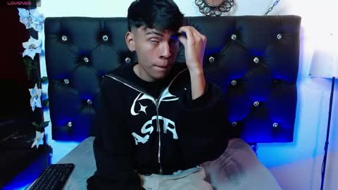 ehtan_brown online show from April 29, 3:55 am