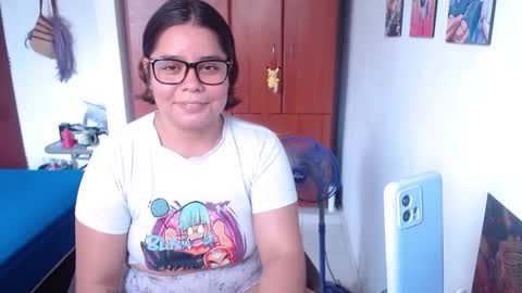 eimy_saenzz online show from January 15, 6:17 pm