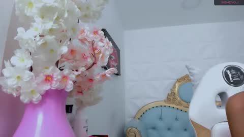 eimy online show from November 4, 6:42 pm