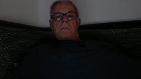 eisbaer1957 online show from December 8, 3:02 pm