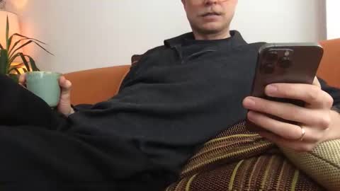 MrE online show from February 20, 11:34 am