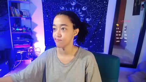 Ela  Help me reach 100 thumbs up online show from May 8, 10:10 am