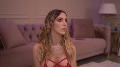 Ella online show from November 18, 5:10 am