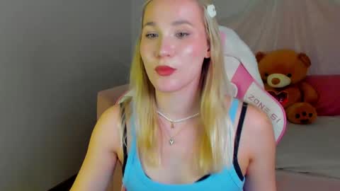 elaravoltage online show from April 30, 5:51 pm