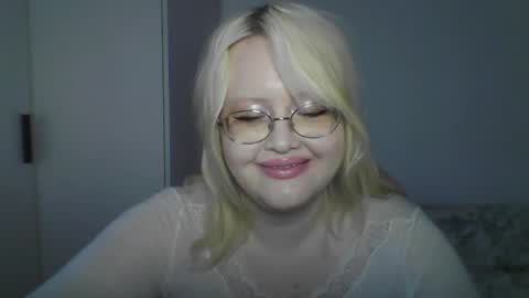 elayne_sweet online show from May 20, 6:21 am