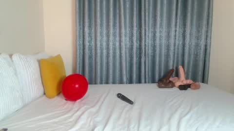 Snapshot of elegant_ebony chatting on December 27, 10:45 am Nika online show from December 27, 10:45 am