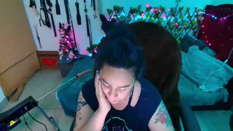 elektra online show from December 18, 7:09 pm