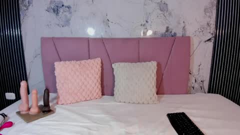 elena_wolff online show from May 13, 12:04 pm