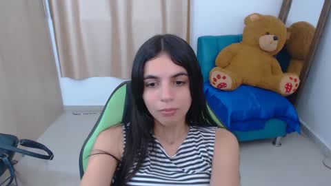 Snapshot of elenna_hotx chatting on February 24, 9:31 pm agnes online show from February 24, 9:31 pm