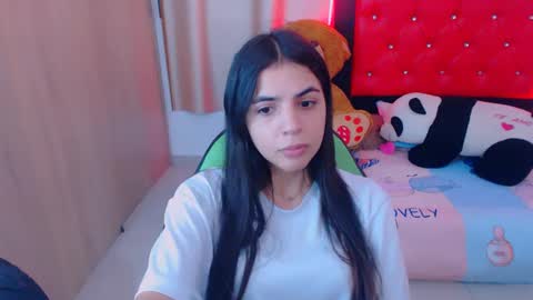 Snapshot of elenna_hotx chatting on February 1, 5:26 pm agnes online show from February 1, 5:26 pm