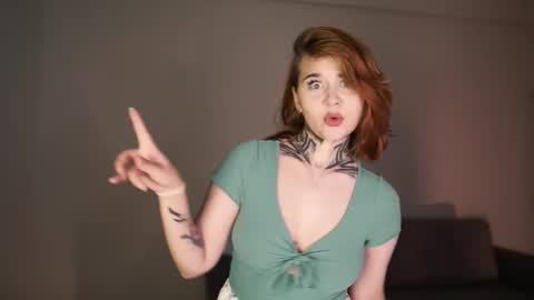 Snapshot of eleonora_linn_ chatting on October 3, 2:14 pm Eleonora online show from October 3, 2:14 pm