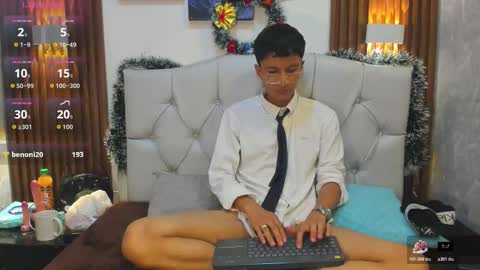 Elian Julian online show from November 24, 10:52 pm