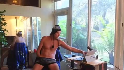 eliberator online show from March 2, 9:43 pm