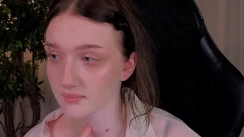 Ellie online show from November 23, 5:16 am