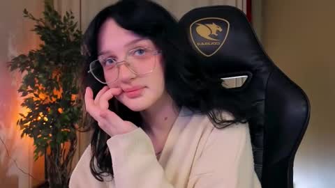 Ellie online show from September 25, 8:16 pm